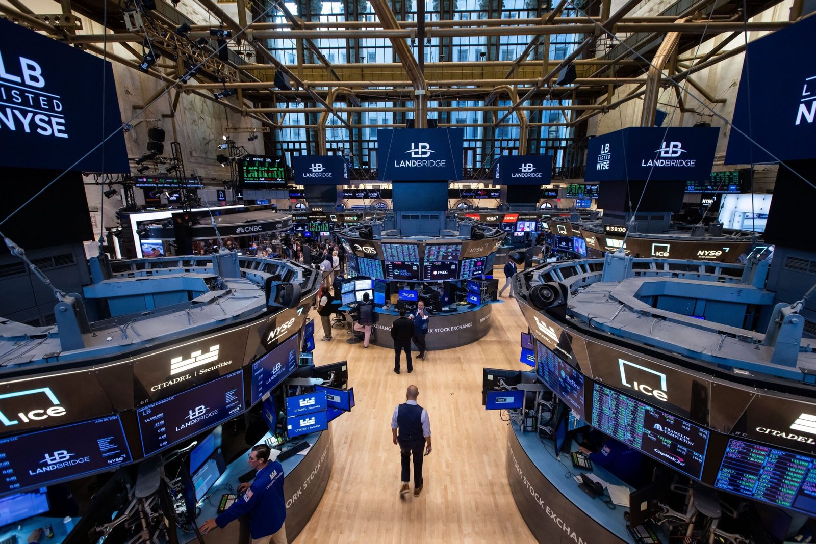 The New York Stock Exchange trading floor. Morgan Stanley's quality screen and a slate of Monday earnings top the watch list.