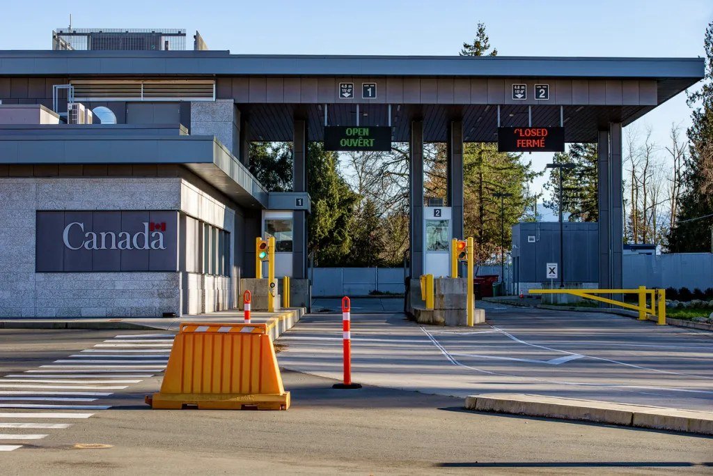 A Canada-U.S. border crossing. Twenty-six posts will run reduced winter hours from November 1.