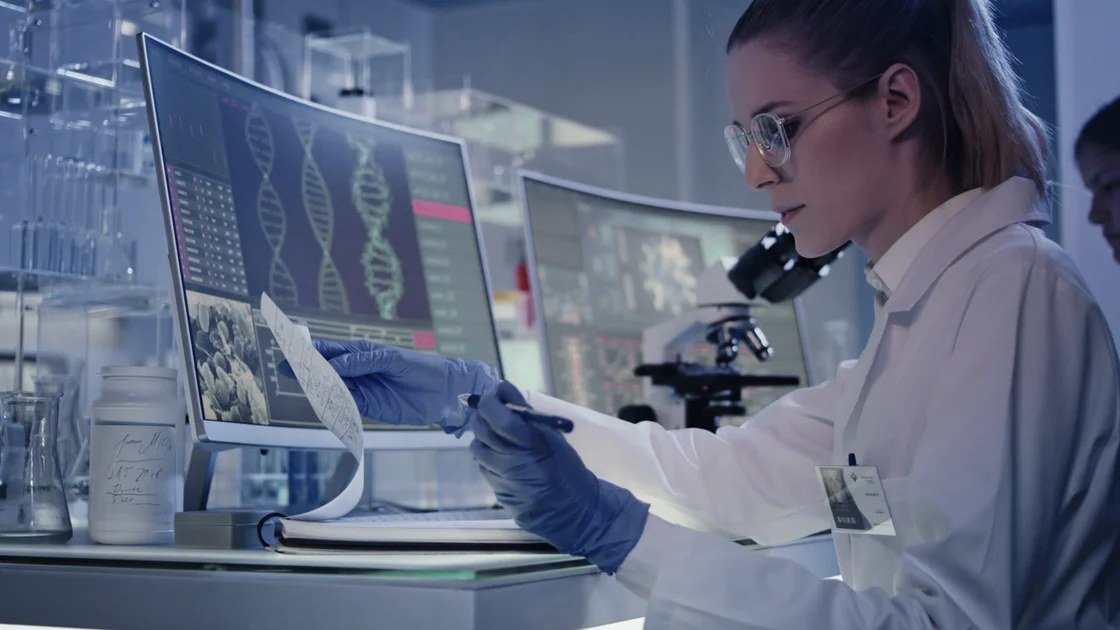 A genomics laboratory. Vancouver-based dnaPower has been acquired by Mapmygenome. (File photo)