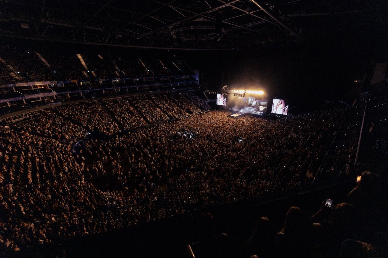 A packed arena concert. Kenshi Yonezu's GHOST tour reaches London this winter.