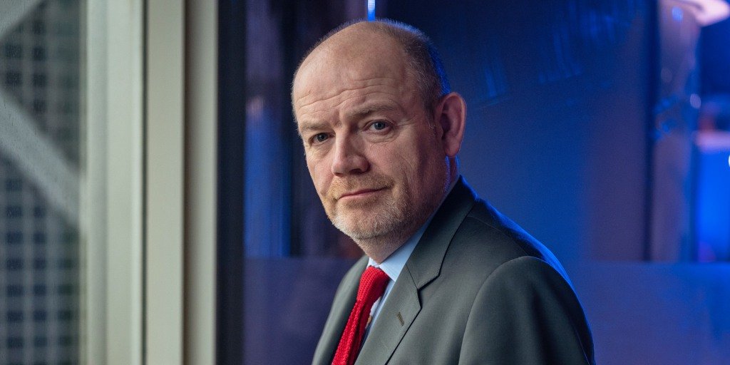 CNN chairman and editor-in-chief Mark Thompson, who joined the network in 2023, will stay on after Skydance closes its purchase of Warner Bros. Discovery.