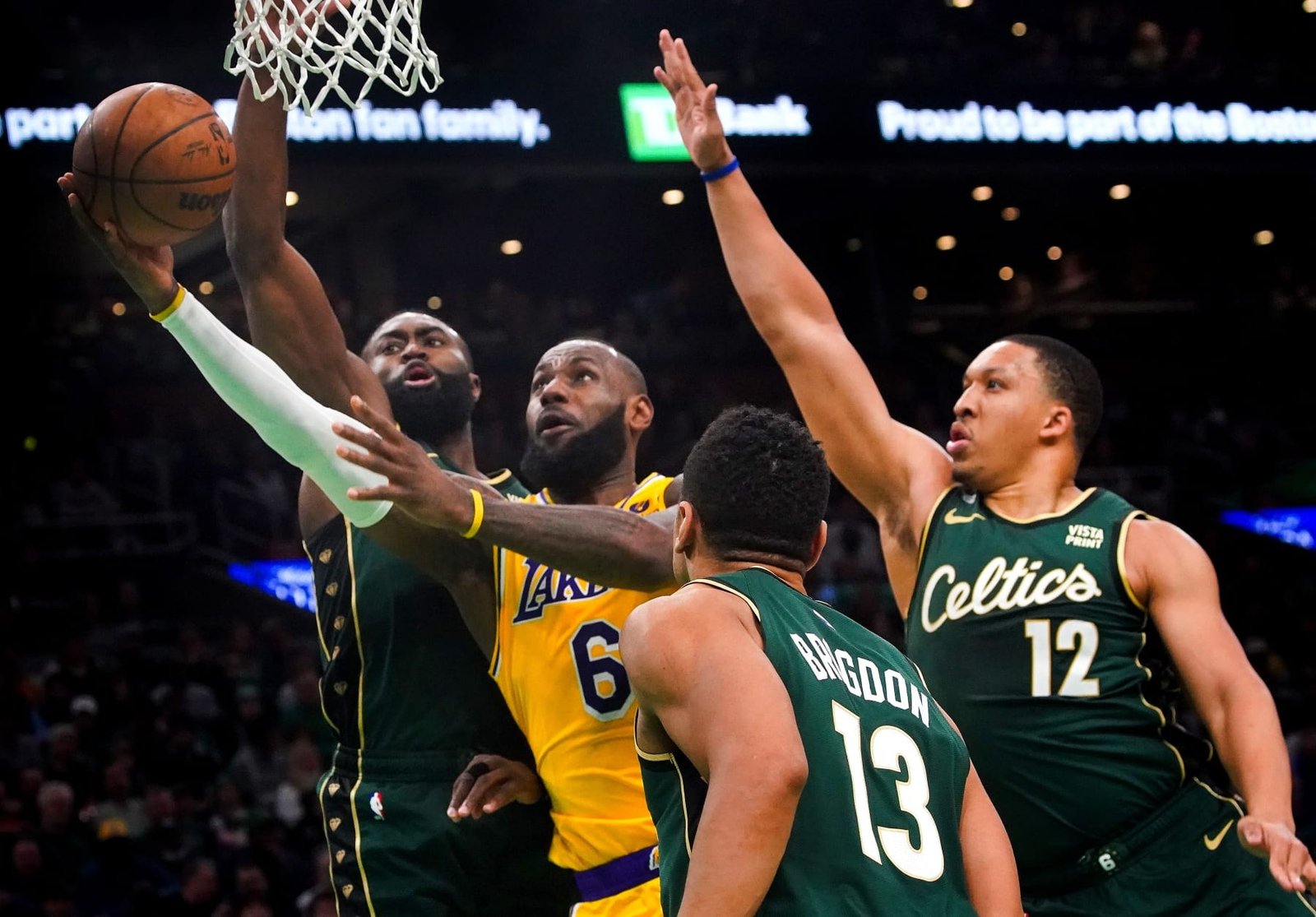 NBA action. Opening night brought wins for Detroit, Oklahoma City and Philadelphia. (File photo)