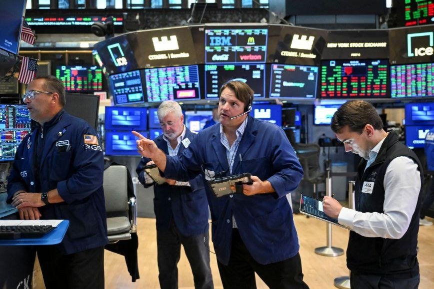 Wall Street. Bank earnings and disclosed insider trades top the stocks-to-watch list for the next 24 hours.