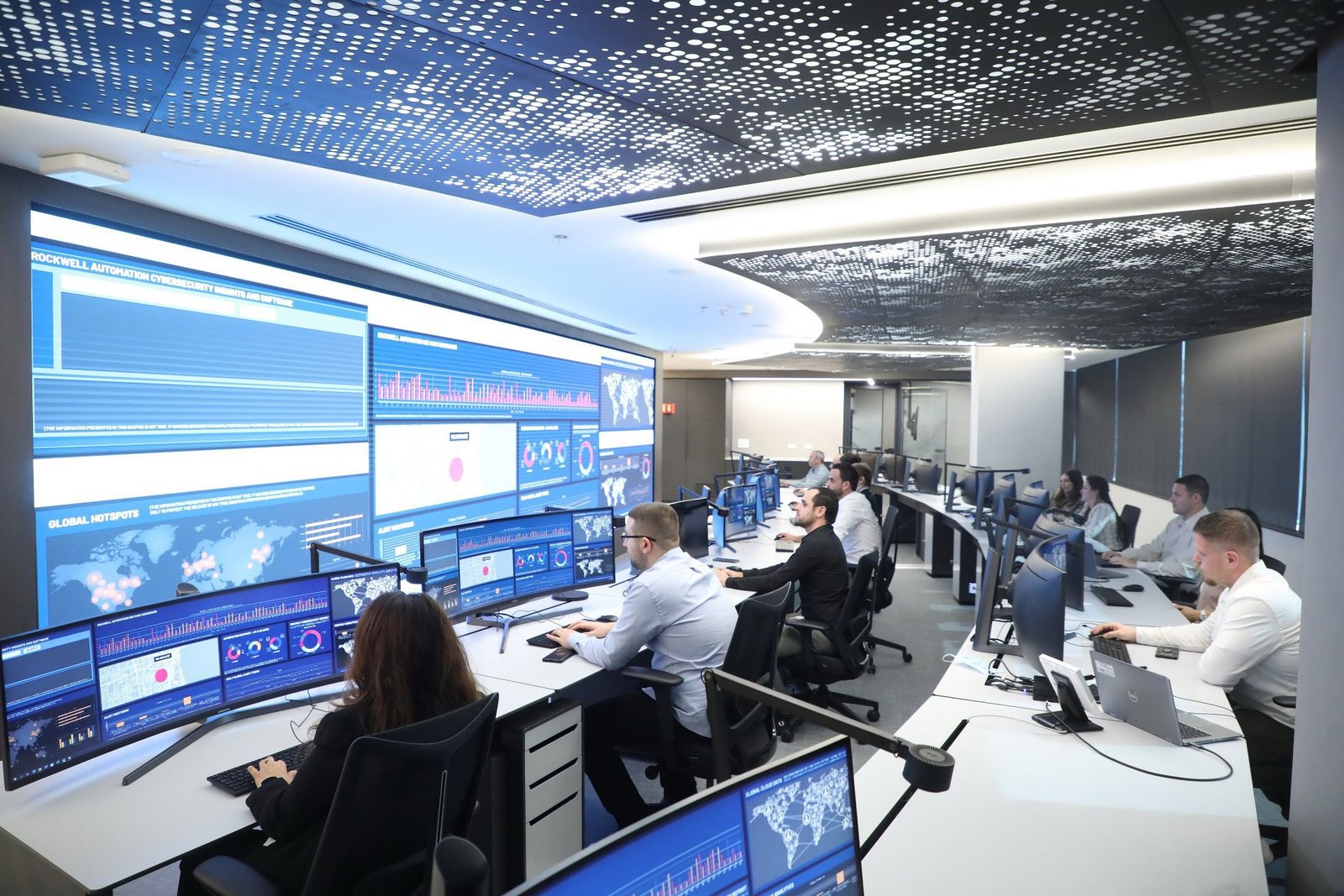 A security operations centre. Axonius says its virtual workers can triage and remediate exposures automatically.
