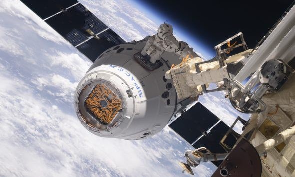 A SpaceX Dragon spacecraft approaching the International Space Station. (File photo)