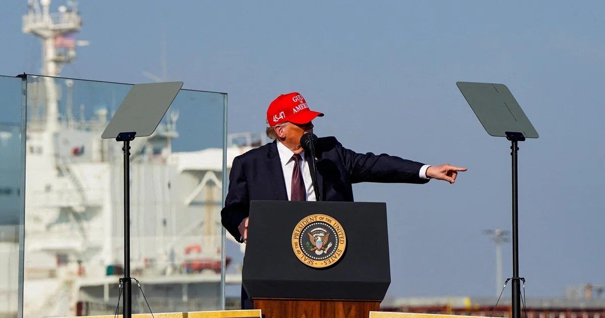 President Trump at a rally in Texas; his San Antonio event for Ken Paxton was repeatedly interrupted by protesters.