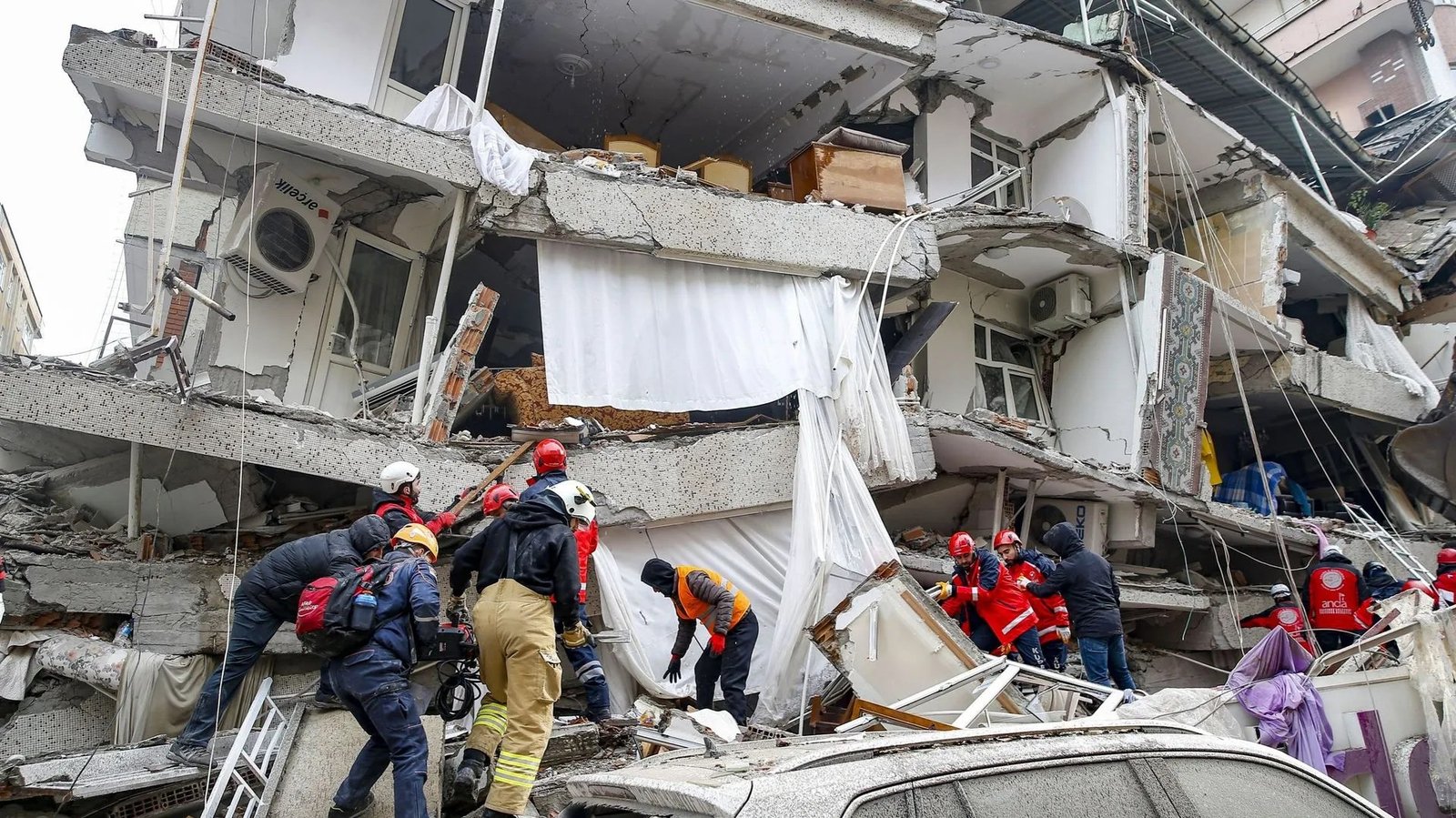 Earthquake-damaged buildings. Panama's SINAPROC has evaluated 7,933 homes since the October 9 magnitude 7.5 earthquake.